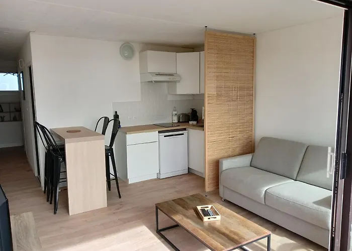 T2 Vue Exceptionnelle Avec Acces Prive A La Plage, Wifi, Clim - Dansnotreappart-Com -